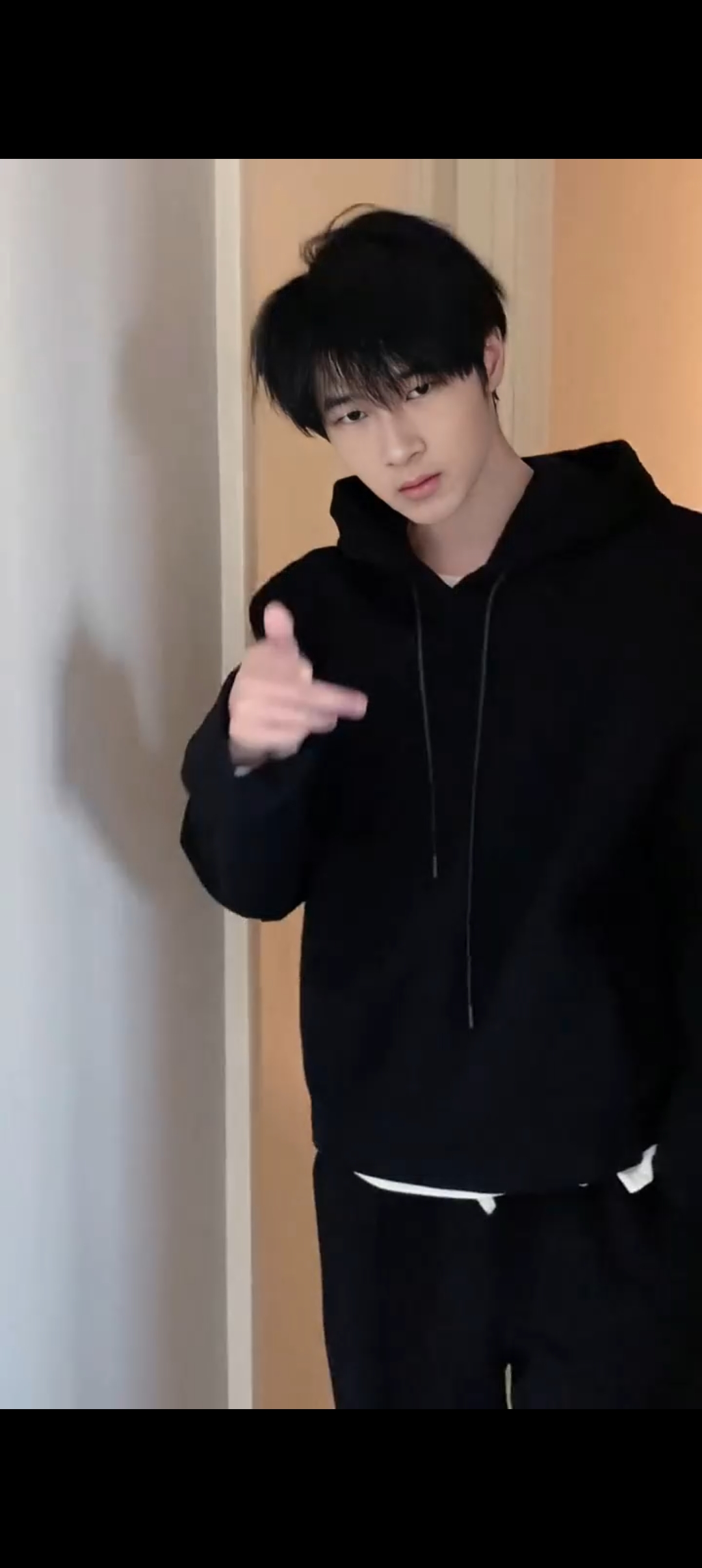 还是我家小哥哥帅气